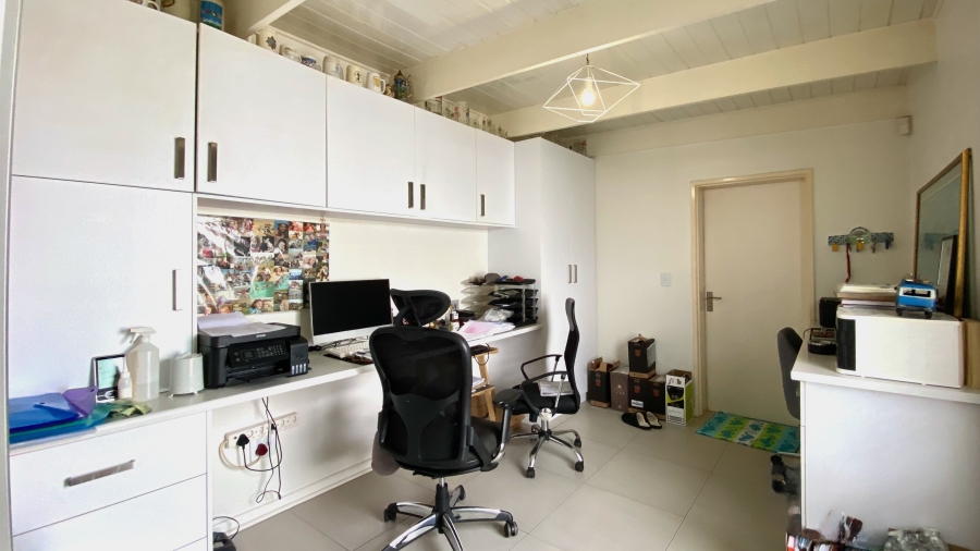 4 Bedroom Property for Sale in Dwarskersbos Western Cape